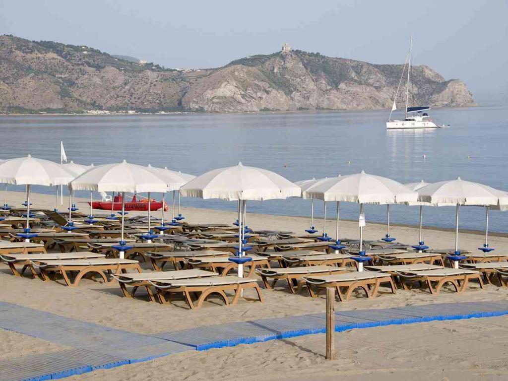 Aparthotel Baia Dei Delfini Furnari Esterno foto