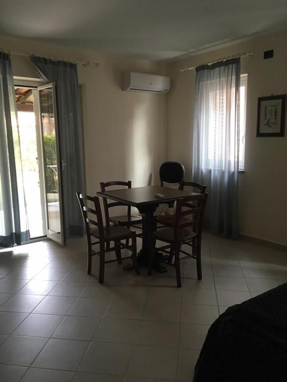 Aparthotel Baia Dei Delfini Furnari Esterno foto