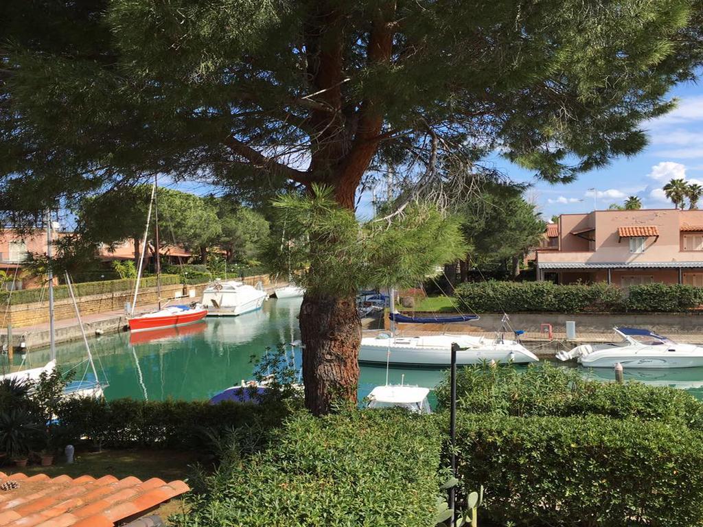 Aparthotel Baia Dei Delfini Furnari Esterno foto