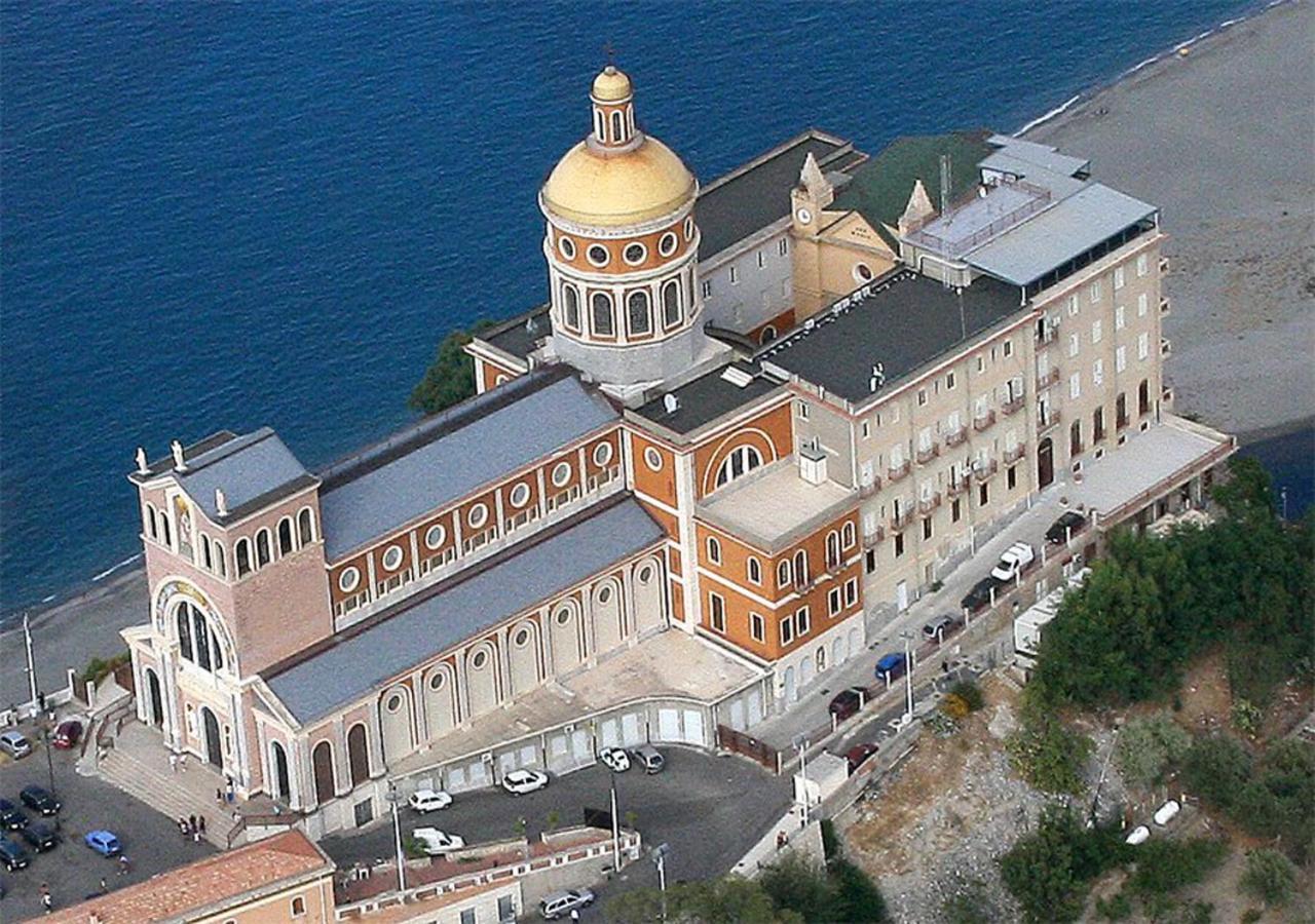 Aparthotel Baia Dei Delfini Furnari Esterno foto