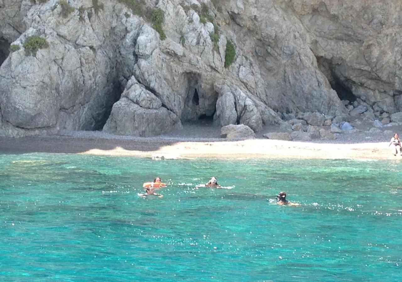 Aparthotel Baia Dei Delfini Furnari Esterno foto