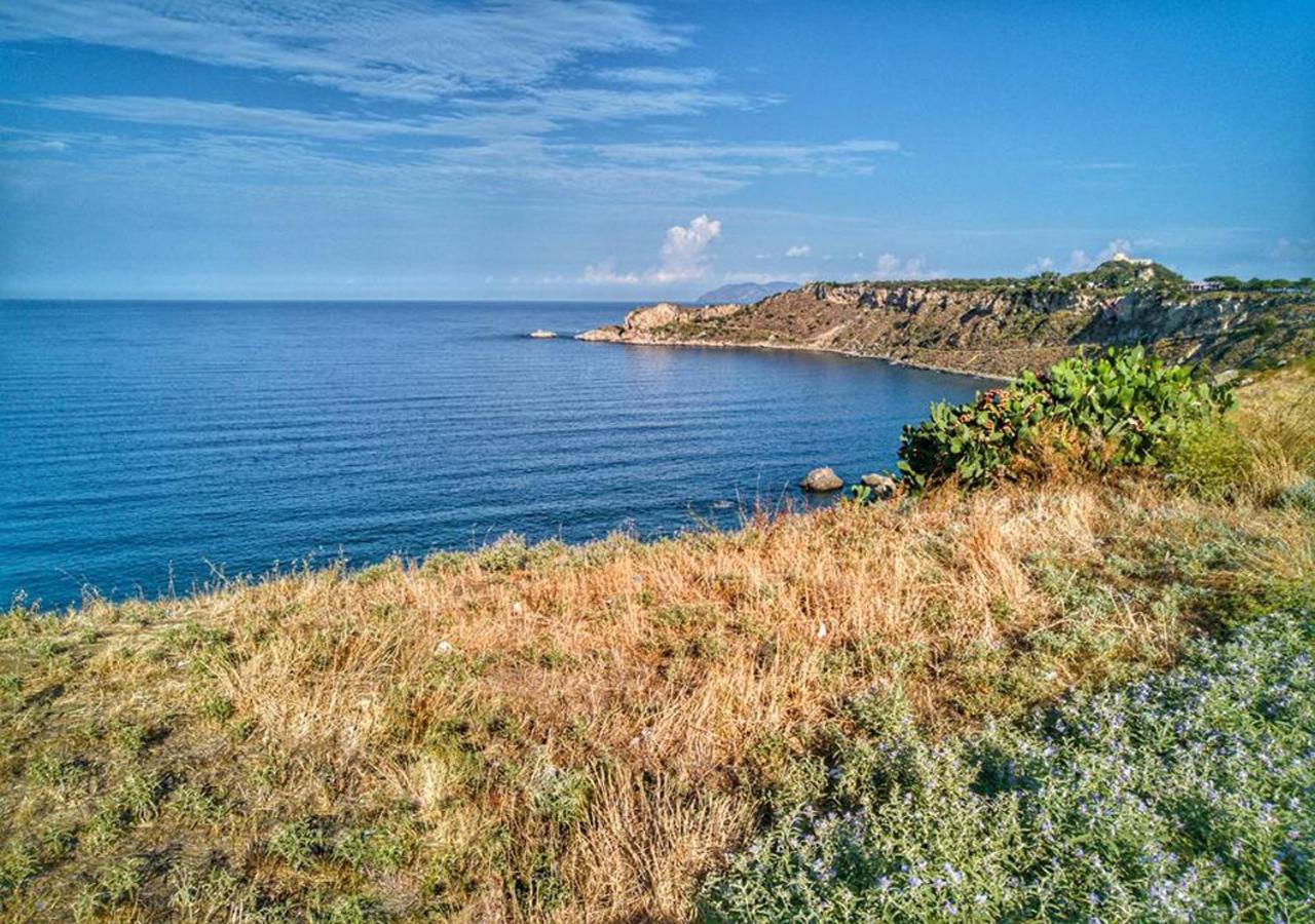 Aparthotel Baia Dei Delfini Furnari Esterno foto